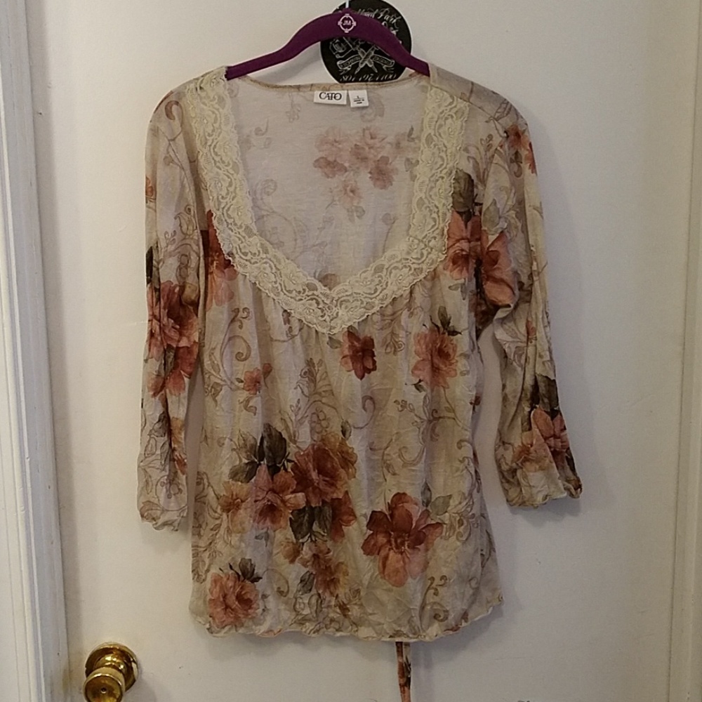 Woman's Flowered Blouse Size Large